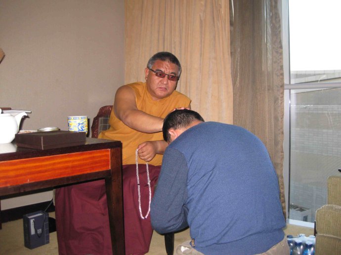 绝世罕见！中国有个24小时播放阿弥陀佛圣号的茶园