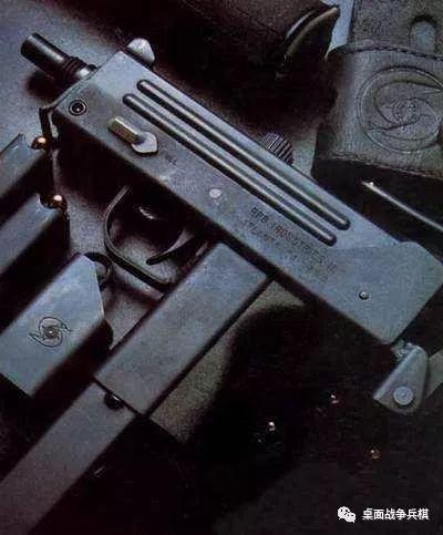 MAC10​