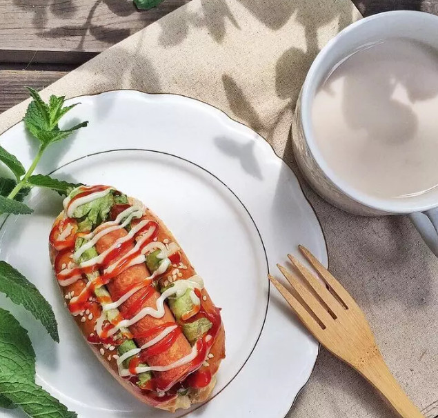 三角构图，更显生动