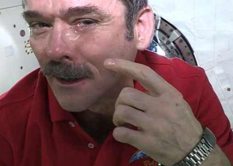 宇航员太空中出汗和地球上有何不同？